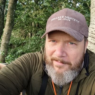 Familiefar, jæger, arbejder med digital forretningsudvikling og kigger bare med her på Twitter