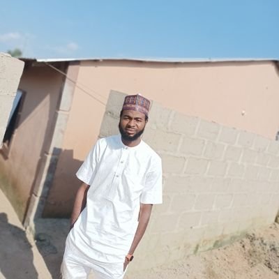 KMaiyaqi's profile picture. Veterinary Assistant 🐪