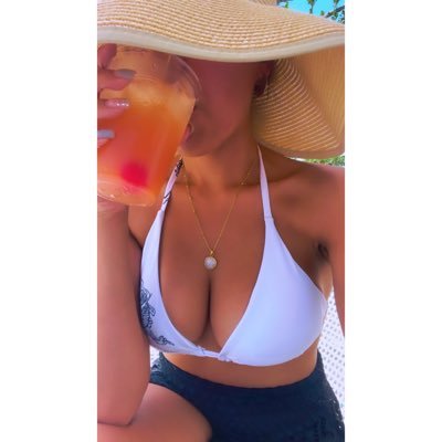 my mind is open and im lost in paradise. Carpe Diem 🌙✨ UPRRP