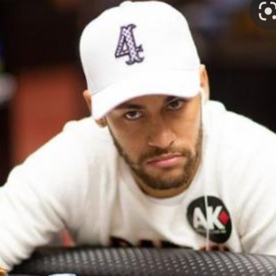 Joueur Conmpulsif ,Trader par passion, amateur de bonne vacances entre couilles, ayant un gros problème avec les arnaqueurs tel que BooKi...