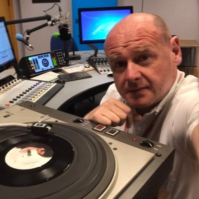 Former club DJ, ILR & @BBCRadioSolent presenter. Currently senior studio manager on the road for @BBCRadio4, @bbc5live, @BBCRadio2 etc. I have no opinions.