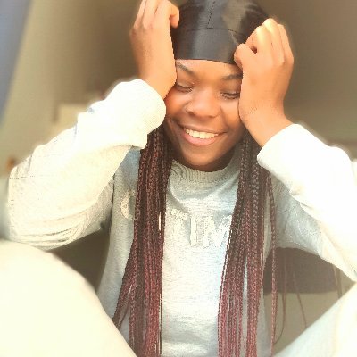 She stans LIVERPOOL #YWNA ⚽️ ❤️🫠
// Maths & Chemistry 📚👩🏽🔬⚗️
//LeBron James 💛💜🤍
// Please stay away from my DMs 😅🤟🏾