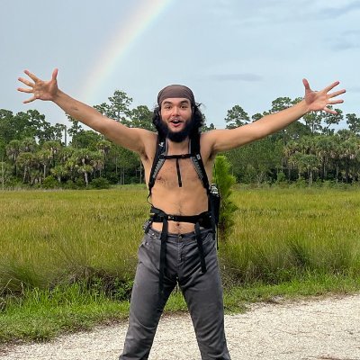 arisisrad's profile picture. Bees. Coconuts.