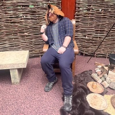 DnD dungeon master/player and aspiring dnd/ttrpg writer/creator. 🏳️🌈 #dnd #ttrpg #DMsGuild (he/him)
https://t.co/SAqQOvh6VU