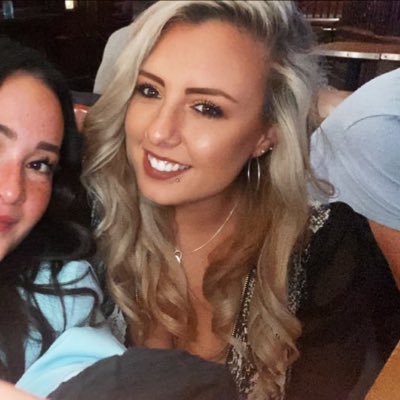 SNicole2901's profile picture. •28 •Mancunian •Easily amused 🌊 •Manc Storm supporter ⚡️