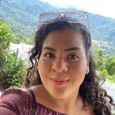 MariellaB__'s profile picture. 🌱