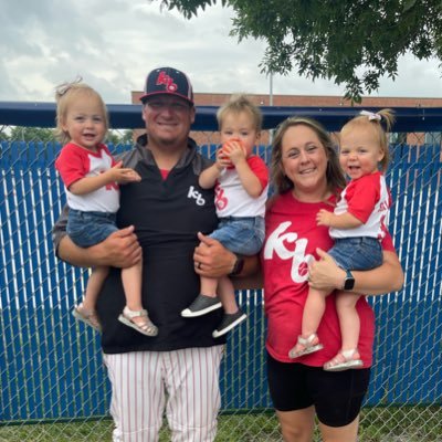 Husband/Father

Head Coach of @whs_varsitybb -- Social Studies Teacher -- 
Omaha Westside High School  #Rollside