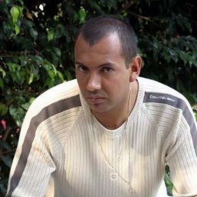 Soy Carlos Belmonte músico, compositor y apasionado de la vida.