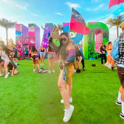 ✨ Get Loose Stay Vibrant-San Holo BASS PRINCESS👑