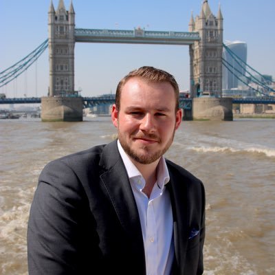 English Teacher 📖 | PGCE - Uni of Worcester (School Direct) | Uni of Warwick Graduate | He/Him | 🏳️🌈