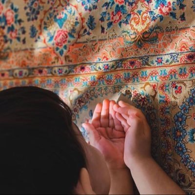 اللهم فرجاً ومخرجا.