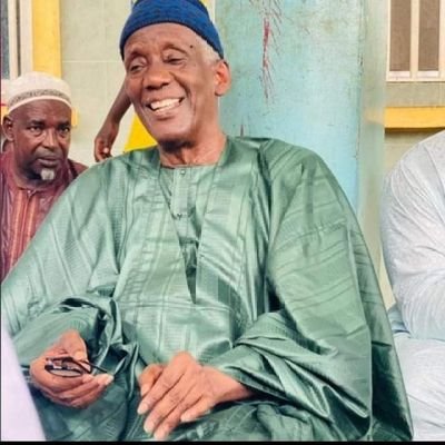 Dans la vie je ne perds jamais soit je gagne ou j'apprends.
🇸🇳🇸🇳🇸🇳
Talibé Serigne Babacar Sy (Rta). FC Barcelone my life
lou waay def bopamm.