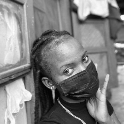 justbetty19's profile picture. Weird