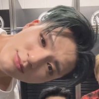 $ (@qt0m4j) 's Twitter Profile