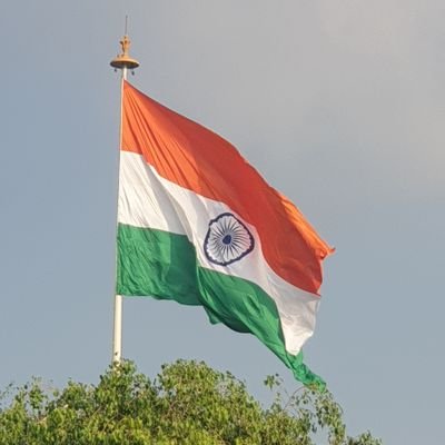 karanmanocha_'s profile picture. 