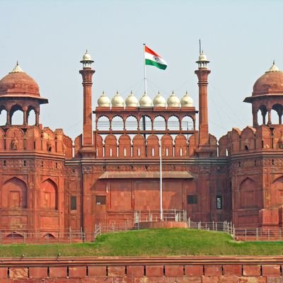 “जब दुनिया में संस्कारो की परिभाषा लिखी जाएगी तो मेरे देश की तस्वीर ही इनको नजर में आएगी।”