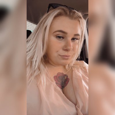 Little blonde out here doing my thing, add my only fans for spicy content 💦🥵 NSFW