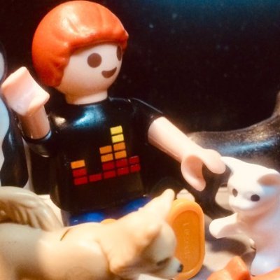BrayanMandarino's profile picture. Cuenta dedicada a lo retro y los coleccionables 🕹🧩🎲📟👾, aunque a veces también pateamos traseros necios 🤖.
