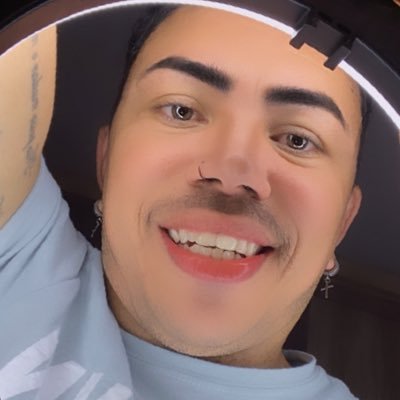 Bruno Mello dono da BM store em buscar de novas amizades , busca de algo bom pra mim !