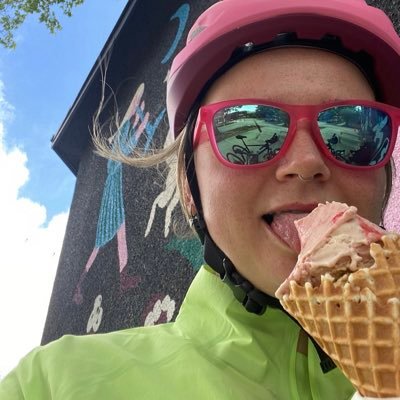 she/her. animals & cycling & coffee. you can find me on mastodon @deanna@mstdn.ca and instagram @_deannagram