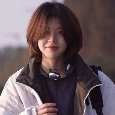 momonicawooh's profile picture. Kung Ikaw ay Masaya tumawa ka huhu.