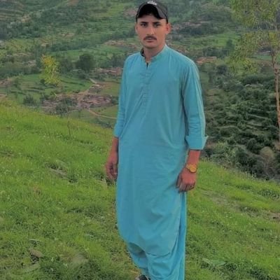 ہمت مت ہارا کرو کیونکہ
پہاڑسے نکلنے والوں نہرو
نے کھبی کسی سے نہیں پوچھا
کہ سمندر کتنا دور ہے
