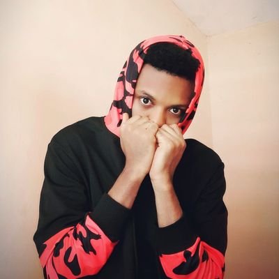 An Entrepreneur also passionate about football,a man united fan
Team CR7 n Wizkid plus ifb