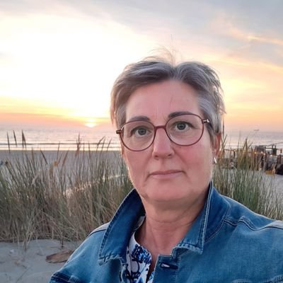 vrijwilliger bij de Midden Delfland Vereniging, houd van fietsen, wandelen met de hond,koken en andere bezigheden...