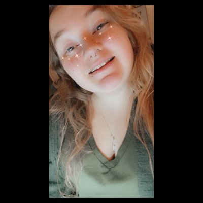 Lyssa_Rae_M's profile picture. UIUC ‘22 MSLIS 🎓| MU ‘20 BA 🎓| Historian | Anglophile 🇬🇧| Bibliophile📚|
