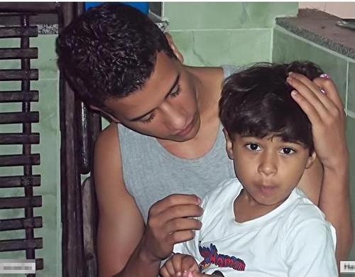 FeMagnolia's profile picture. Enquanto houver sonho, haverá possibilidade.