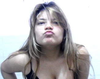 16 anos, chata, solteira, Deus.