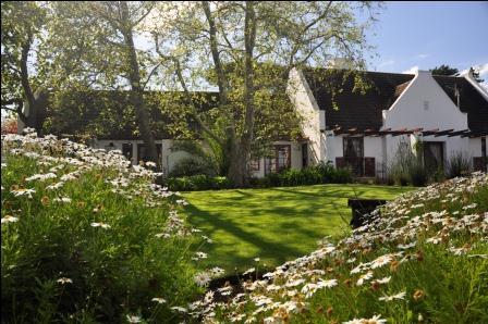 Luxury, self catering Cape Dutch Homestead and various cottages.  Ideal for family reunions, group travel, small celebrations.  Boma, pizza oven, WiFi Centre.