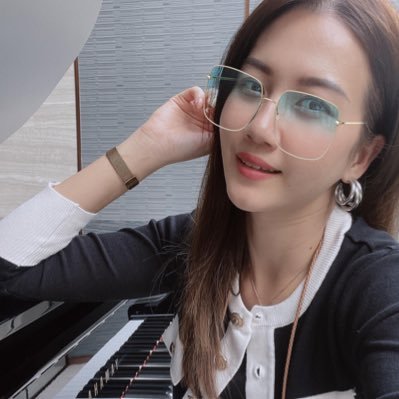 mariahCarey896's profile picture. hello