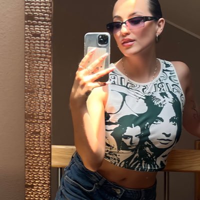 viktorieseb's profile picture. 🍒https://t.co/YOf7YQW15G