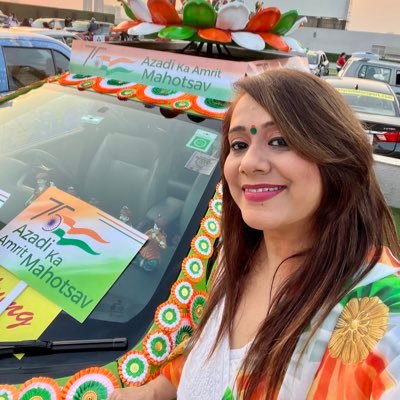 #TirangaCarDriveBinaShah : Proud to solo drive my patriotic-themed car from Mumbai to Delhi, #HarGharTiranga movement under #AzadiKaAmritMahotsav