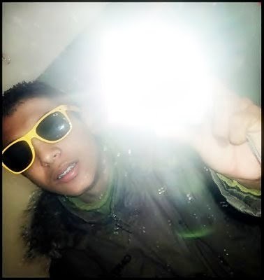- Primeiro Adorador Do #Senhor ,, São Paulino De Coração ! ,,  17 Anos  ,, Apaixonado Por #Canto&Vozes ,, #Tecladista (Aprendendo )