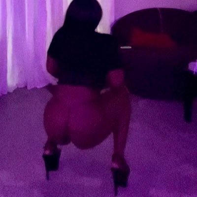 Welcome to my alternate life 🌈looking for a bestie/partner 2 get $$$ #bicurious #ebonypyt #ebonyanal #ebonysubmissive #ebonytaboo #nsfw 🔞+