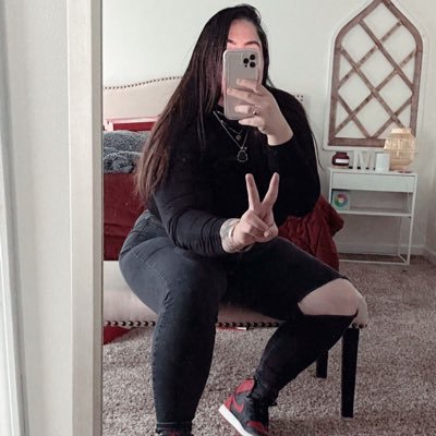 Msztreohfive's profile picture. Art & Sole https://t.co/NjbqPLAdQL ... Business State of Mind. #artandsole #Villainsden #globobooth #ascommunity 📸 #26.TWO6IX