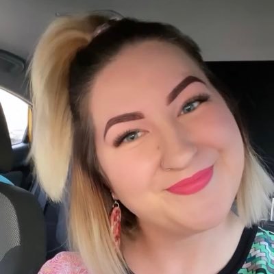 Graphic designer, burlesque performer & INFJ. I like cats, naps, podcasts & cheap kindle books.
👩🏻💻💃🏻😻💤🎧📚