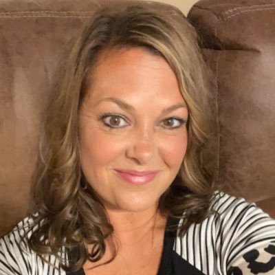 LoriWal06449243's profile picture. Mom of four