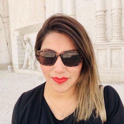 Madre de un hermoso Niño, PERIODISTA, Mujer Vivaz y bondadosa, amante de las causas justas...