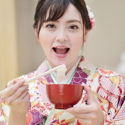 Zohu9WNVeDwNSXb's profile picture. 岡山県最北、名水百選の地、蒜山高原、夏には甘いトウモロコシ、一面に雪で覆われる冬には、煮崩れしにくいお餅。
もち米100%、つきたて 生餅 正月餅をお届けしています。
○天等ではレビュー多数です。

杵つき、直売です。
遠方からのご注文は、つきたてを当日発送しています。