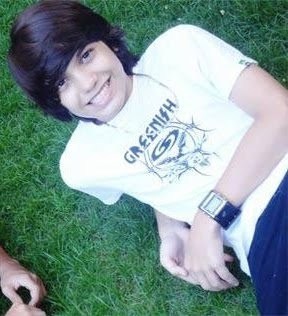 moreno, alto, bonito e sensual (h) follow-me ? :D