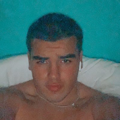 Enjoy life. have fun, surf drink and party. 19y from portugal