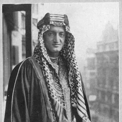 انا لا انتمي الى اي حزب و لا اؤمن بالحزبيه النتنه
انا انتمائي لله ثم للوطن على منهاج النبوه من الكتاب والسنه