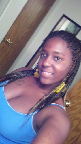 Just an ORDINARY GURL' just tryN to make it out N dis WORLD!*..FOLLOW me 2 learn more:)