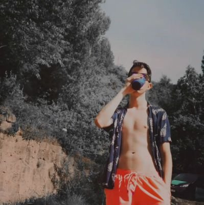 Javivadilloo's profile picture. Soy un suicida escapando de la muerte… 💥