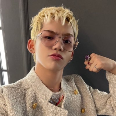 i love coffee but i love hyunsuk more @treasuremembers ♡