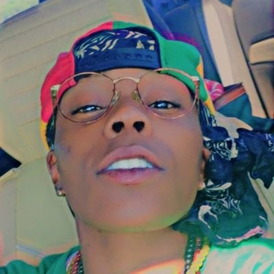 I LOVE WOMEN 🏳️🌈🏳️🌈Out to be the version of myself 📿📿RIP to my mother and brother lost love is not love lost ..be open be transparent and understand