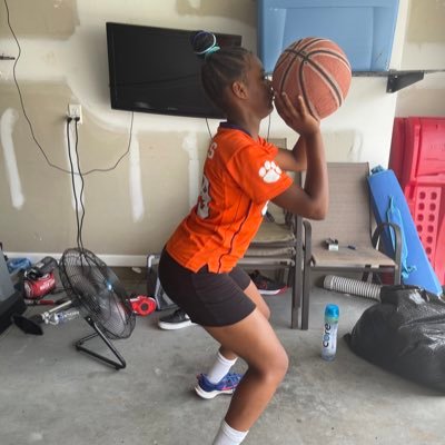 Bella is a rising combo guard with speed, skill and a high work ethic. Class 2029 age 12 years old!